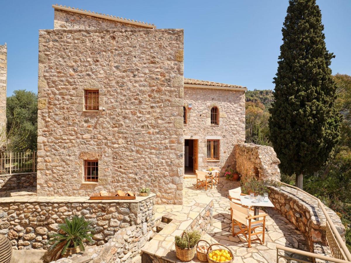 Petreas Castle Villa Kardamyli Exterior photo